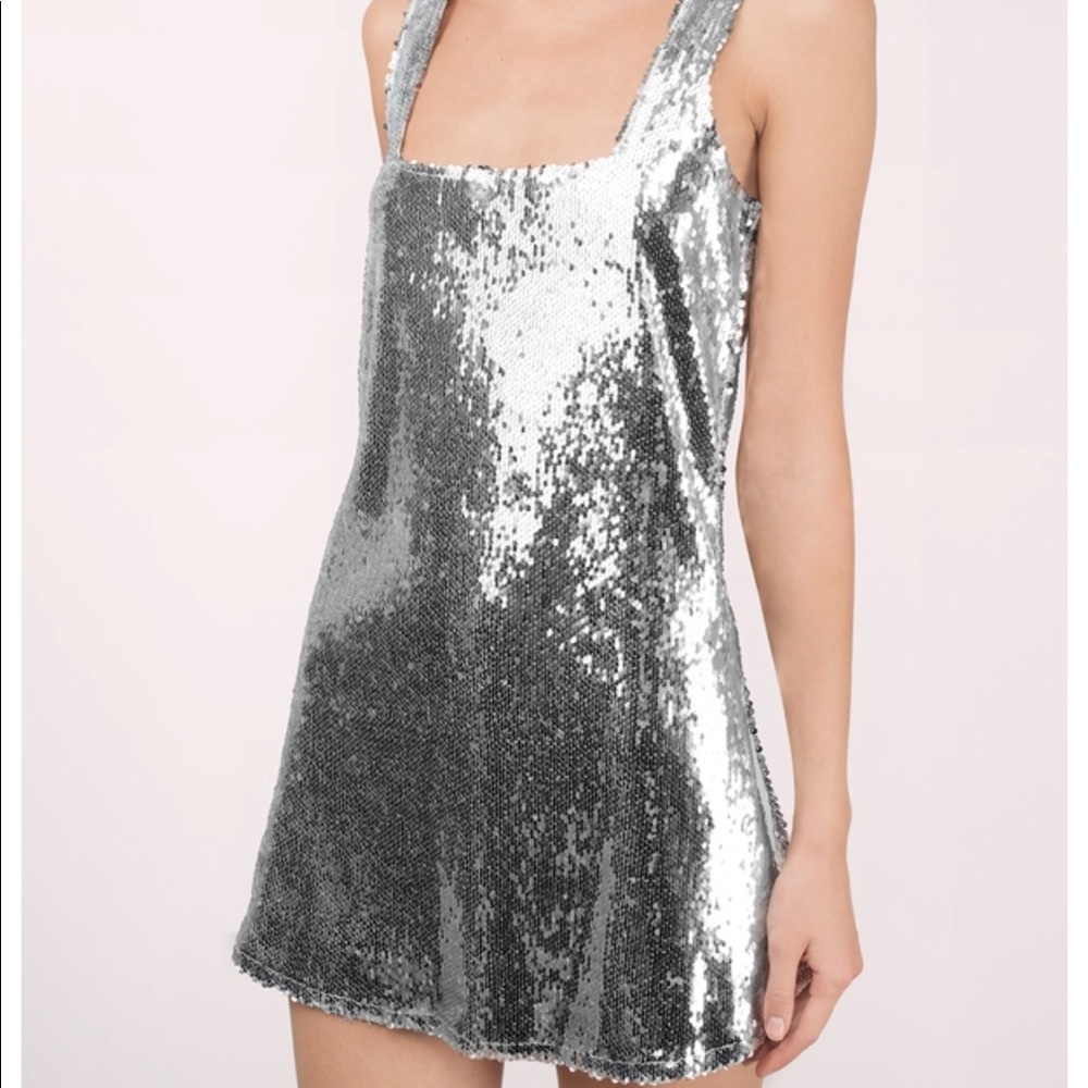 Tobi Size Large sequin party dress